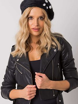 Beret AT  Beret in black color decorated with crystals. .
 Material composition: 41.4% nylon, 40.9% acrylic, 9.2% polyester, 8.5% rabbit hair   .