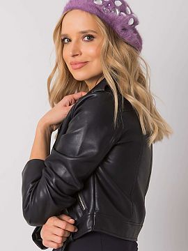 Beret AT  Beret in purple color decorated with crystals. .
 Material composition: 41.4% nylon, 40.9% acrylic, 9.2% polyester, 8.5% rabbit hair   .