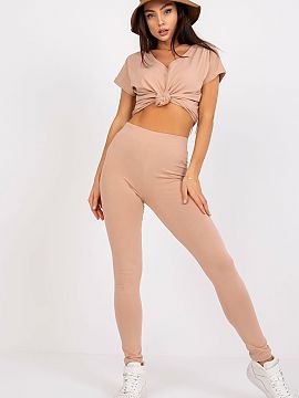 Leggings BFG  Leggings made of smooth material with an elastic waistband. Perfectly match with tunics, extended shirts or sweaters.