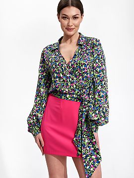 Short skirt Figl  Unlined mini skirt with a covered zip at the side. A delicate slit at the front.