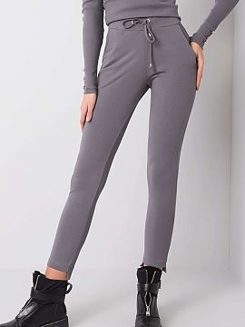 Tracksuit trousers BFG  Sweatpants with a tie at the waist and tapered legs. Slip-on pockets on the sides.