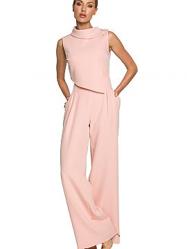 Suit Moe  The jumpsuit has now entered the closet dedicated to special occasions for good. Our fantastic jumpsuit with elegant wide legs is perfect fo