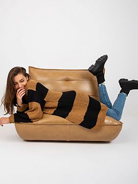 Cardigan Och Bella  Long loose sleeve cardigan with long sleeves, unbuttoned. Cardigan with colorful stripes.