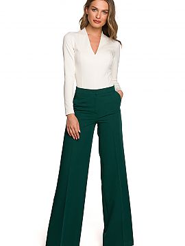Women trousers Stylove  Can pants be more feminine? A low-fitting waist and wide cropped legs ending flush with the floor emphasize maximum femininity. The pants ar