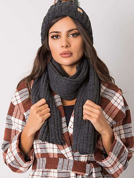 Set Rue Paris  Winter set consisting of a hat and a scarf. A perfect set for the coming winter.
