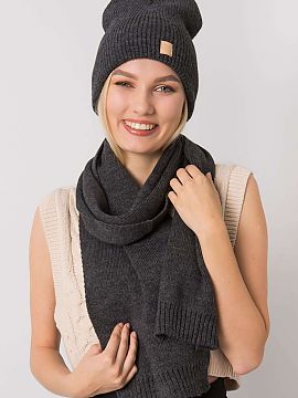 Set Rue Paris  Women\'s winter set consisting of a hat and a scarf. The product is made in Poland.