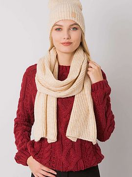 Set Rue Paris  Winter set consisting of a hat and a scarf. The set is manufactured in Poland.