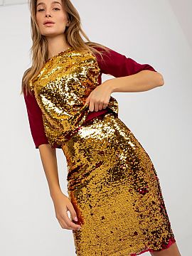 Skirt Lakerta  Pencil cut skirt with sequins. Skirt fastened with a covered zipper. A perfect proposition for the evening.