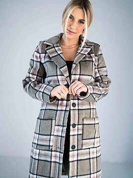 Coat Figl  Simple knee-length checked coat with a jacket-like collar. Two patch pockets, button closure with lining.
