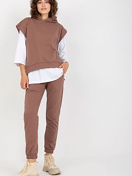 Set Ex Moda  Sweatsuit set consisting of a blouse, sweatshirt and pants. Blouse with 3/4 sleeves and round neckline. Blouse with short sleeves and a hood