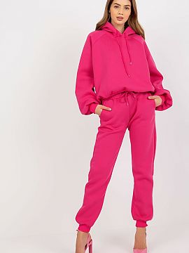 Set Ex Moda  A sweatshirt set consisting of a sweatshirt and pants. Sweatshirt with long sleeves and a hood. Long pants with waist tie and slip pockets.