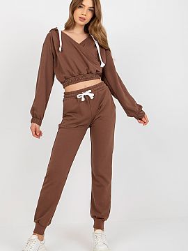 Set Ex Moda  A sweatshirt set consisting of a sweatshirt and pants. Short sweatshirt with long sleeves, hood and envelope neckline. Long pants with waist