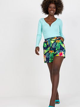 Shorts Rue Paris  Round out your summer look with stylish navy blue printed casual shorts. Made from a combination of 95% polyester and 5% elastane, the short