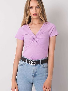 Blouse Calben  Blouse with short sleeves and a heart neckline. On the front a decorative knot. The blouse is made of ribbed fabric.