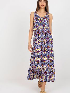 Daydress Fresh Made  Long summer dress with thicker straps and a heart neckline. There is a rubber band at the waist and a ruffle at the bottom.
