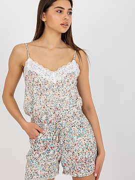 Shorts Fresh Made  Women\'s shorts with tie waist, slip pockets on the sides.
