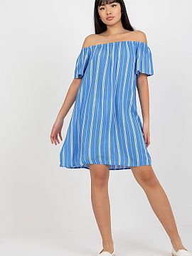 Daydress Fresh Made  Summer dress in a looser cut with short sleeves and a Spanish-style neckline.