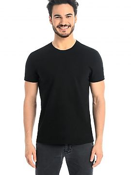 T-shirt Teyli  Men\'s T-shirt in black color. The T-shirt has a classic straight cut that slightly adheres to the male figure. The high-quality composition