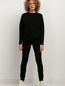 Tracksuit trousers Tessita  Adjacent sweatpants made of soft knit sweat fabric. They have a crease with an elastic waistband and cuffs at the legs, beautifully emphasiz