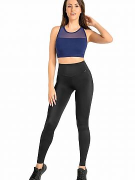 Long leggings Teyli  Sports leggings in black made of high-quality material with the addition of Lycra. They fit perfectly to the legs, thus emphasizing the femi