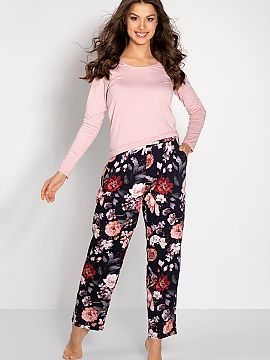 Pyjama Momenti Per Me  Blouse with long sleeves and a U-shaped neckline. Long pants with elastic waistband and slip pockets. Pajamas made of natural materials. Des