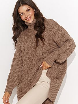 Turtleneck Numinou  Warm and fleshy women\'s sweater. This is a real treat for lovers of winter comfort. The sweater is tucked in over the head. It has an asymm