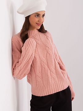 Beret AT  This plain beret is a classic that adds style to any outfit. Featuring a delicate antenna at the tip, it adds character and elegance. It is 
