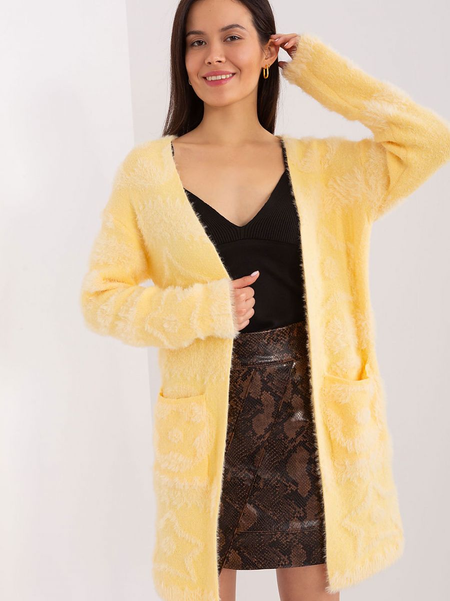  Cardigan model 189211 AT 