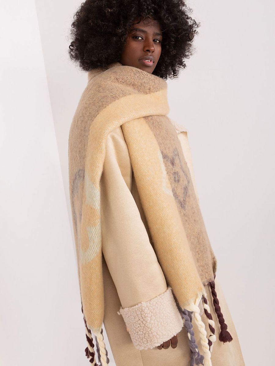  Shawl model 190561 AT 