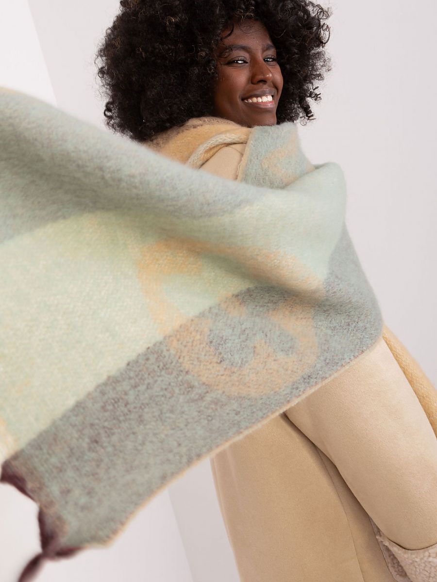  Shawl model 190561 AT 