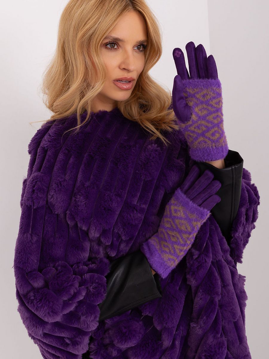  Gloves model 190817 AT 