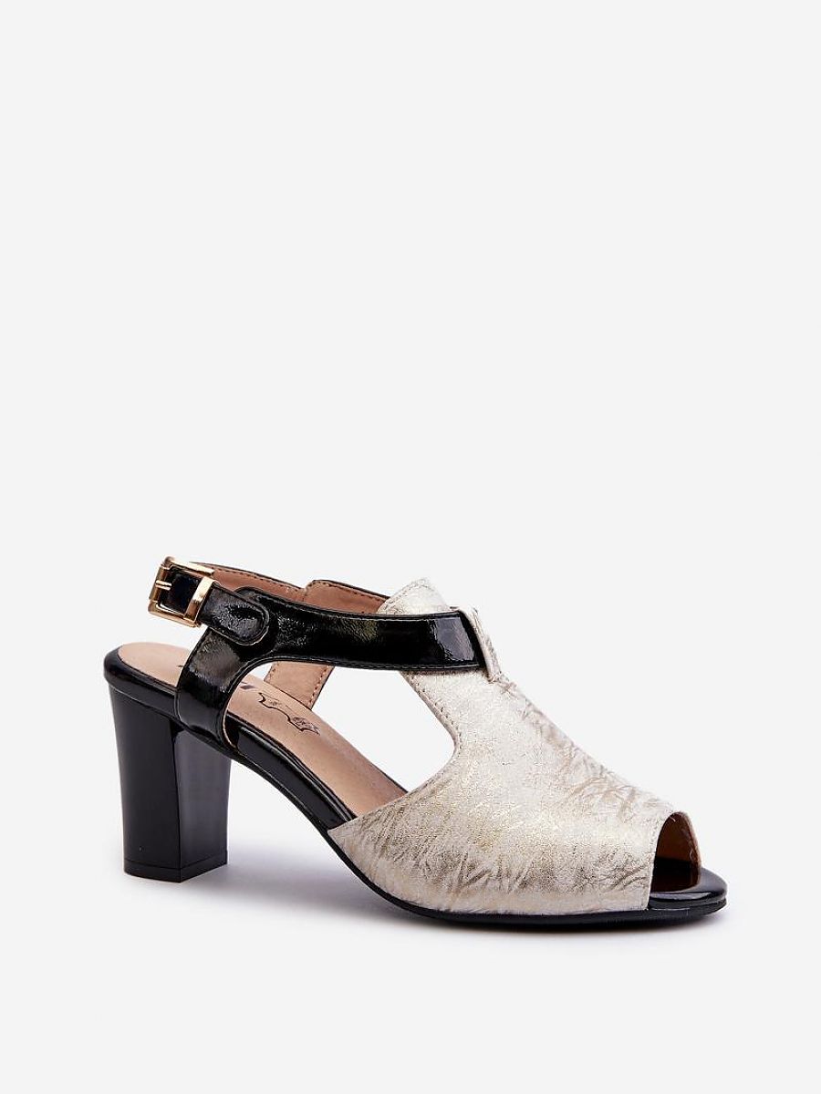  Flip-flops model 196230 Step in style 