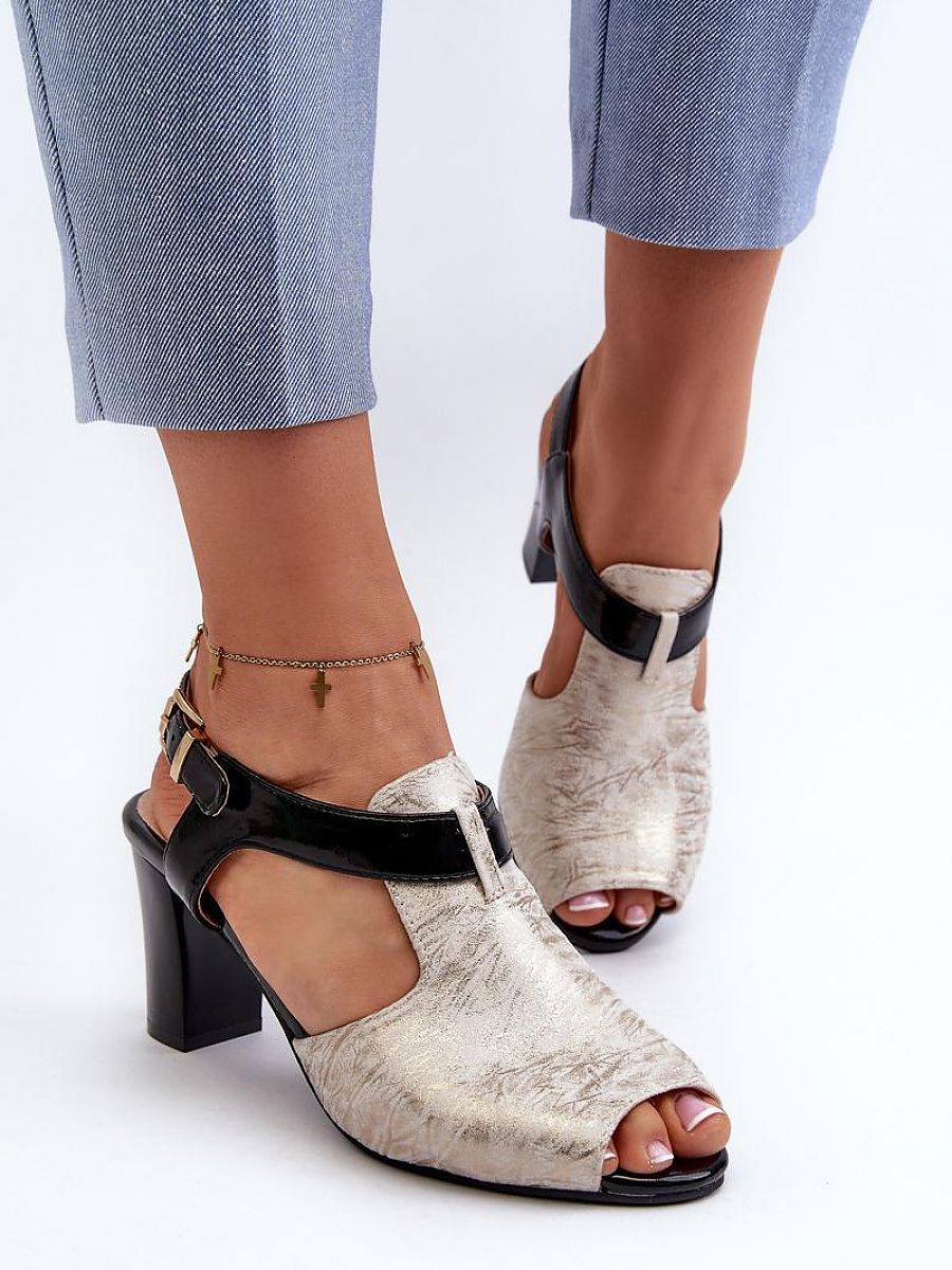  Flip-flops model 196230 Step in style 