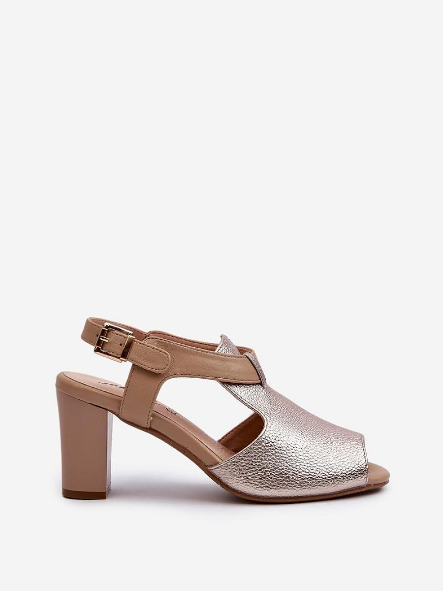  Flip-flops model 196231 Step in style 