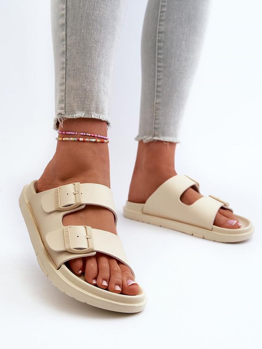  Flip-flops model 197418 Step in style 