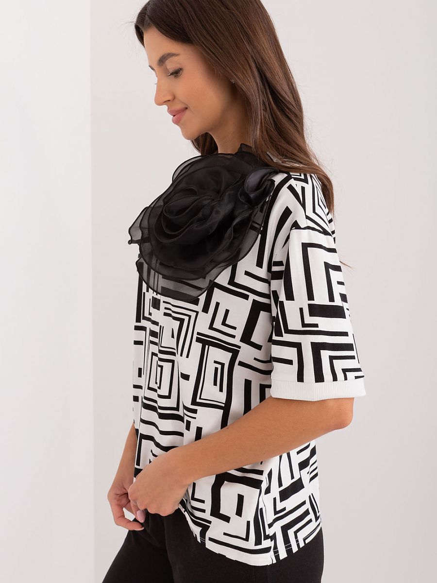  Blouse model 197737 Lakerta 