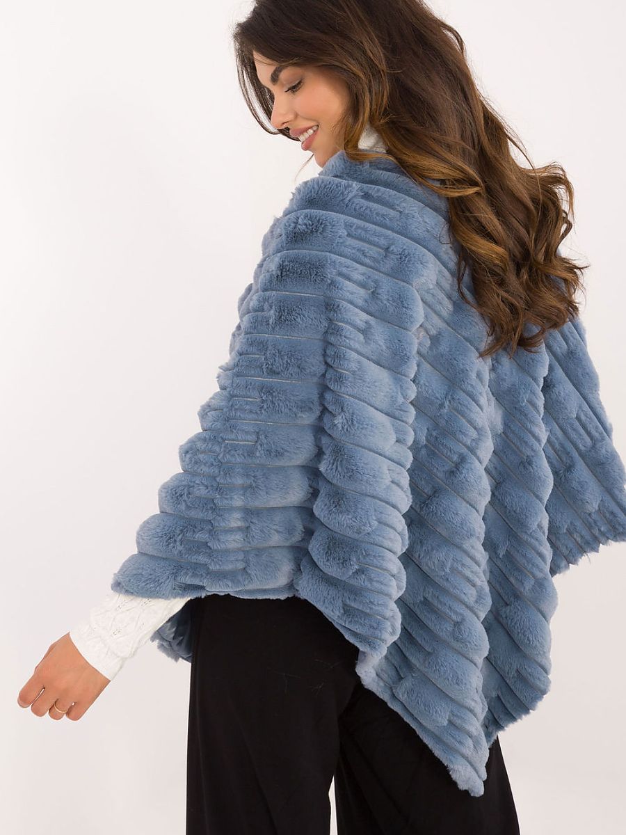  Poncho model 200206 AT 