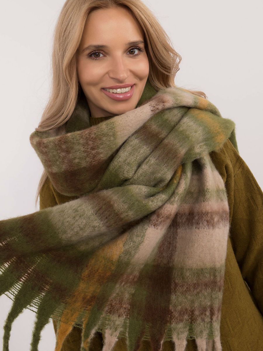  Shawl model 200281 AT 