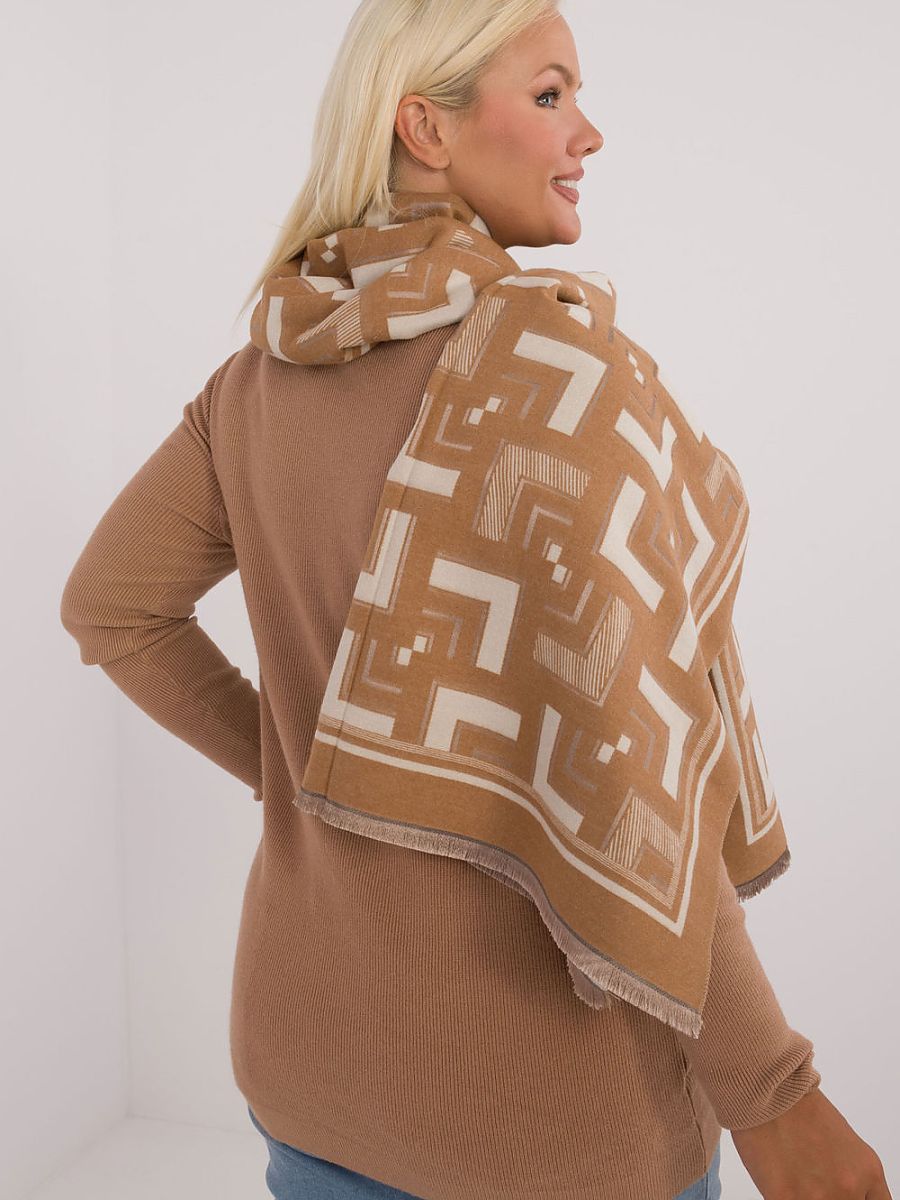  Shawl model 200539 AT 