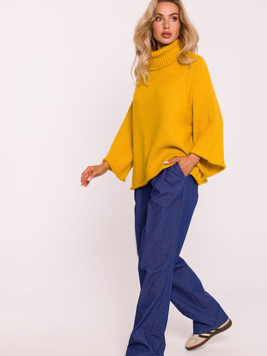  Turtleneck model 200914 Moe 