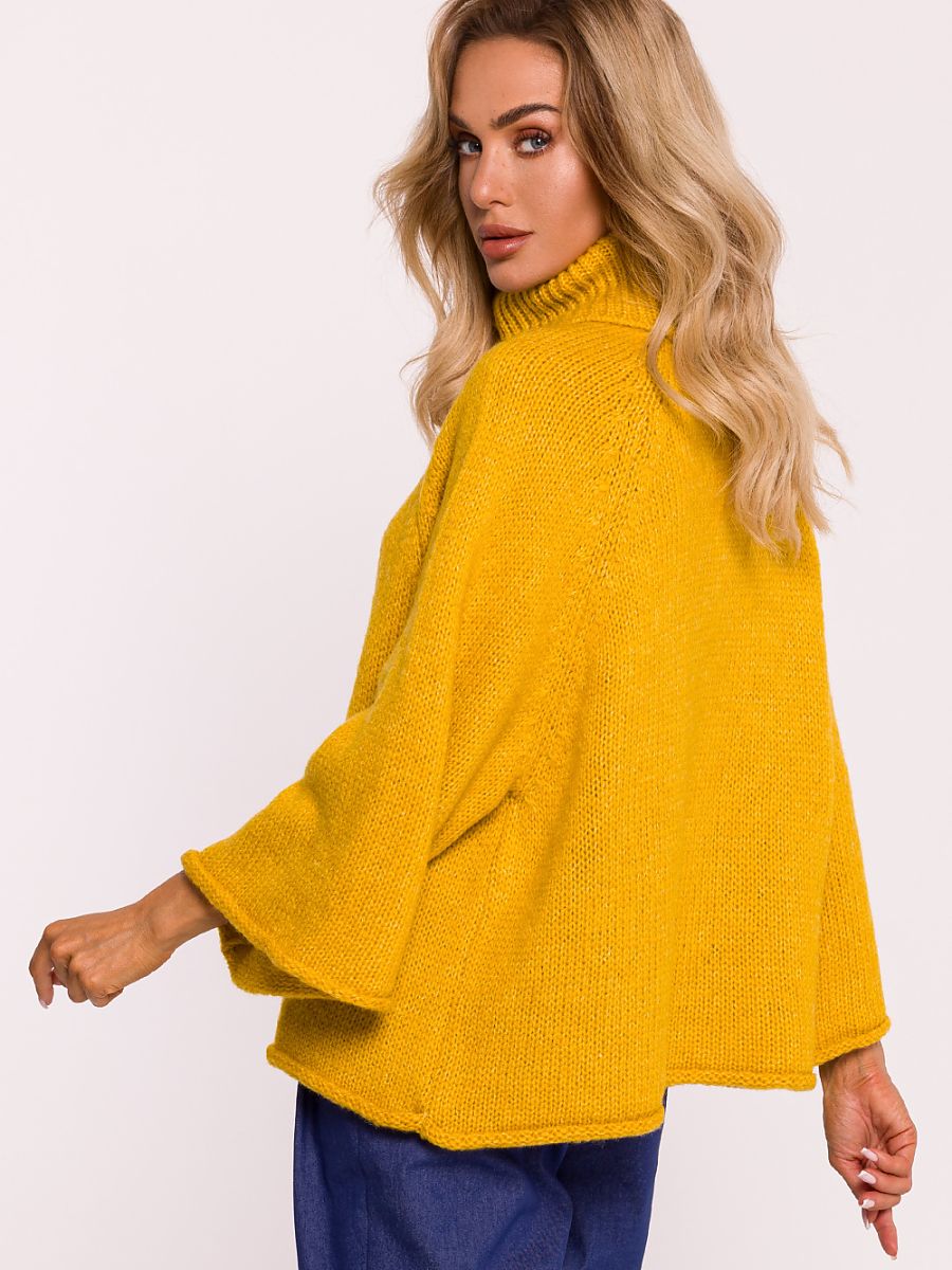  Turtleneck model 200914 Moe 