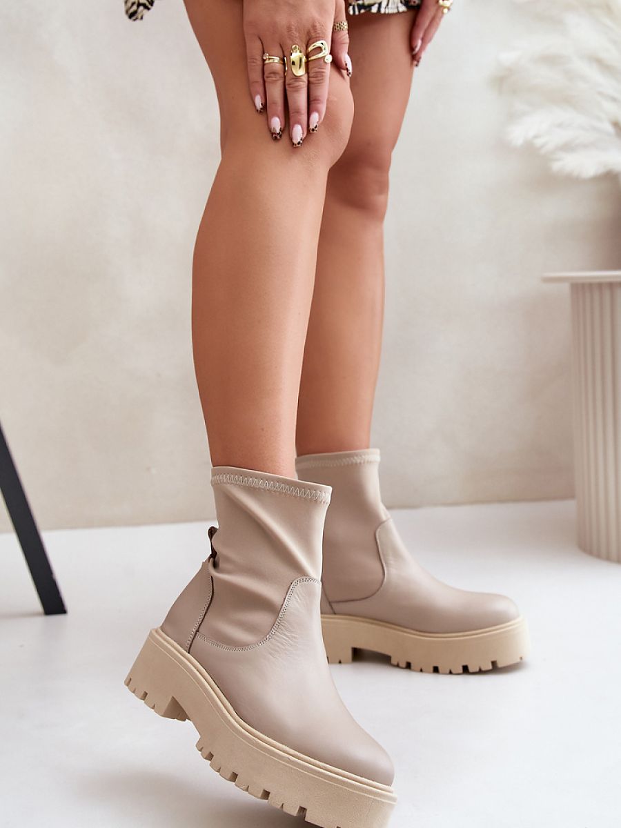  Boots model 201000 Step in style 