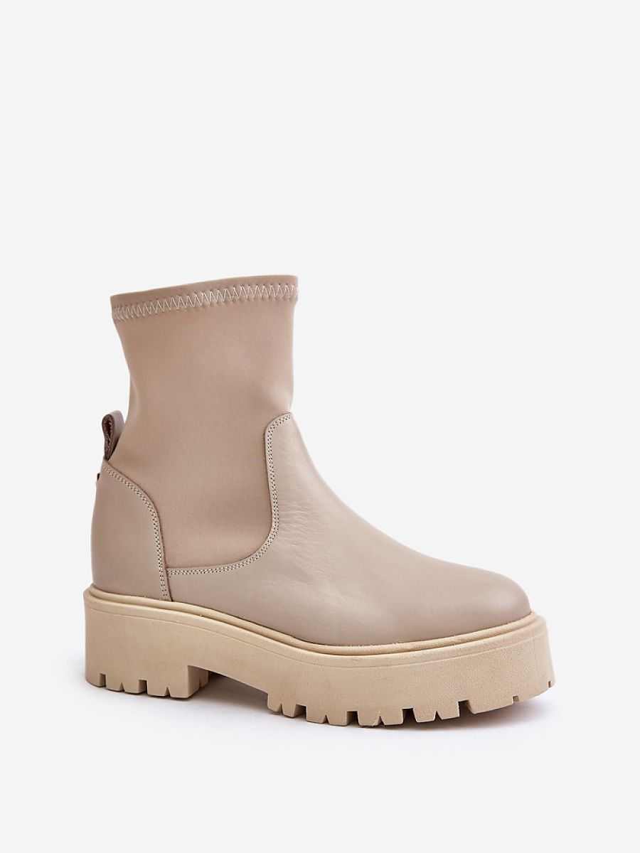  Boots model 201000 Step in style 