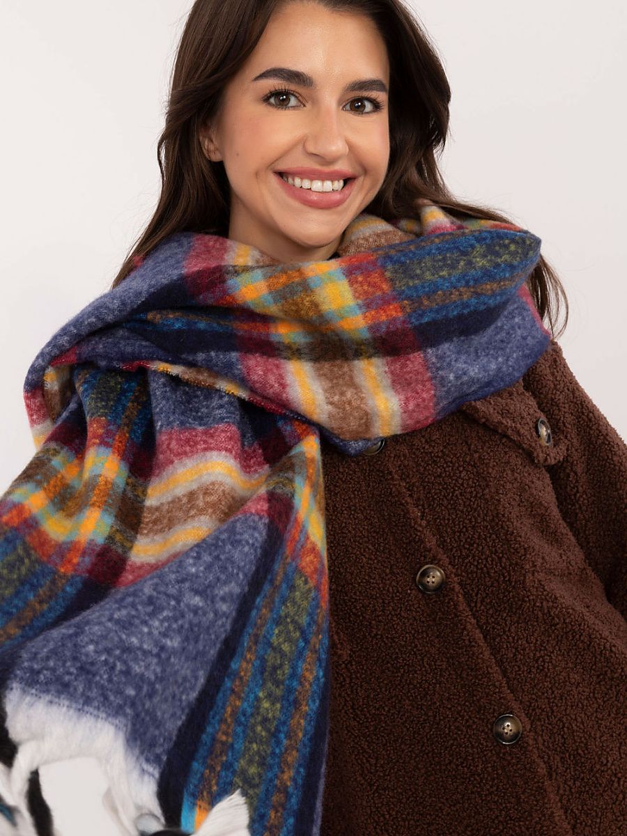 Shawl model 202581 AT 