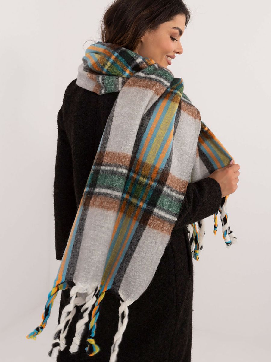 Shawl model 202583 AT 