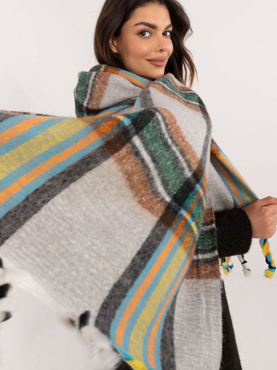  Shawl model 202583 AT 