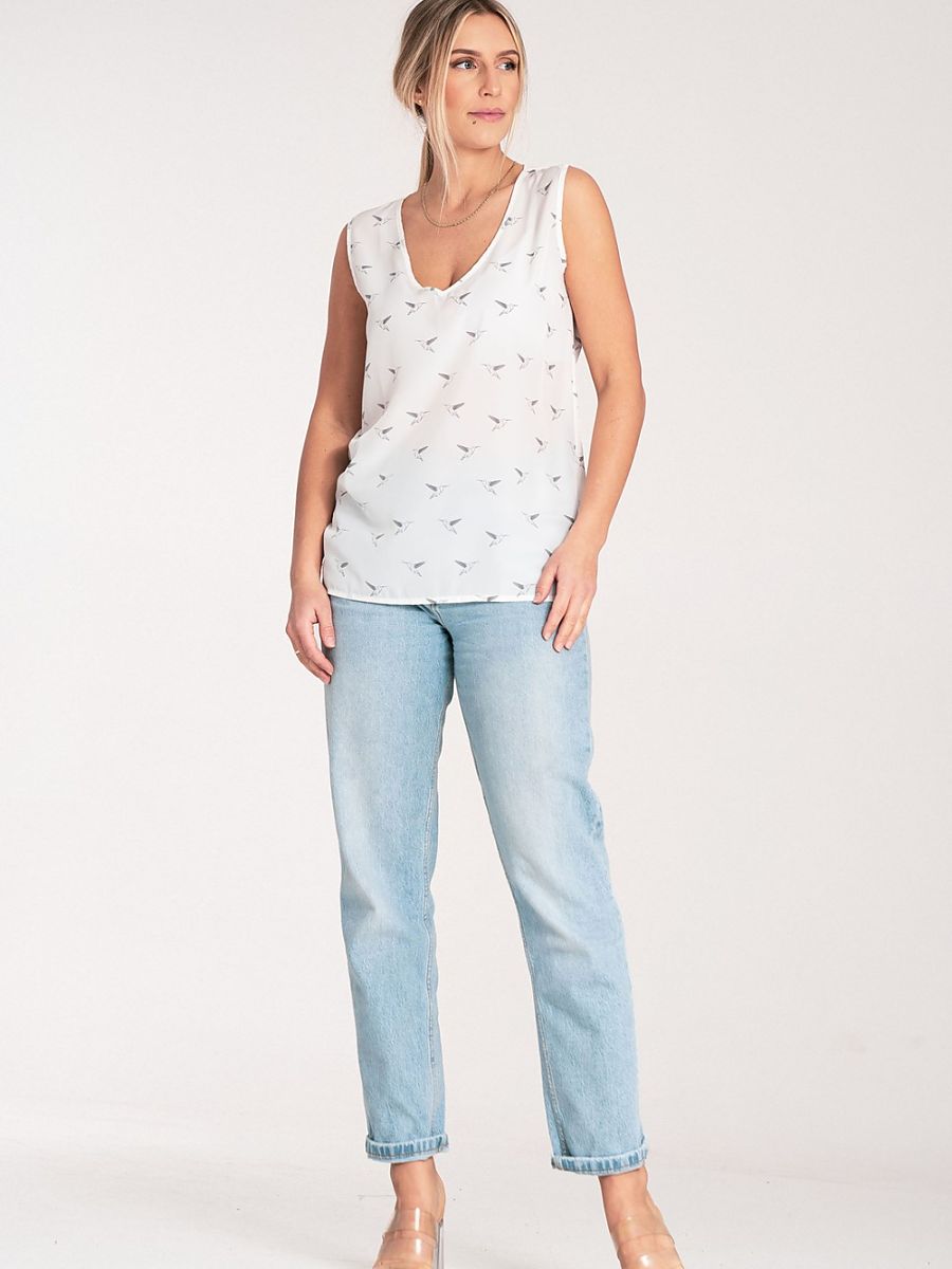  Blouse model 204312 Figl 