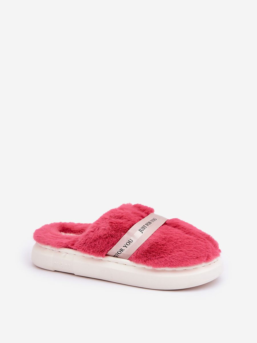  Slippers model 204934 Step in style 