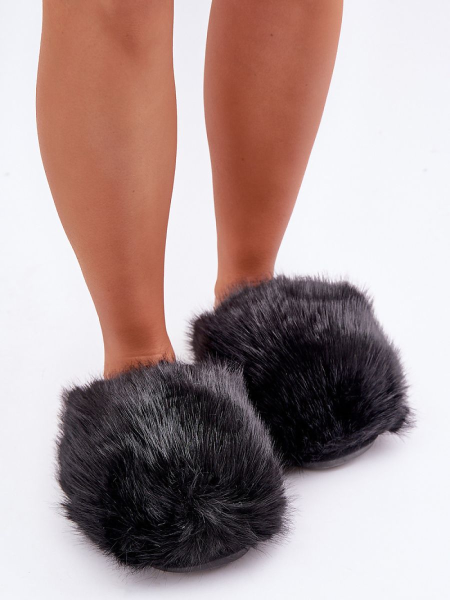  Slippers model 204954 Step in style 