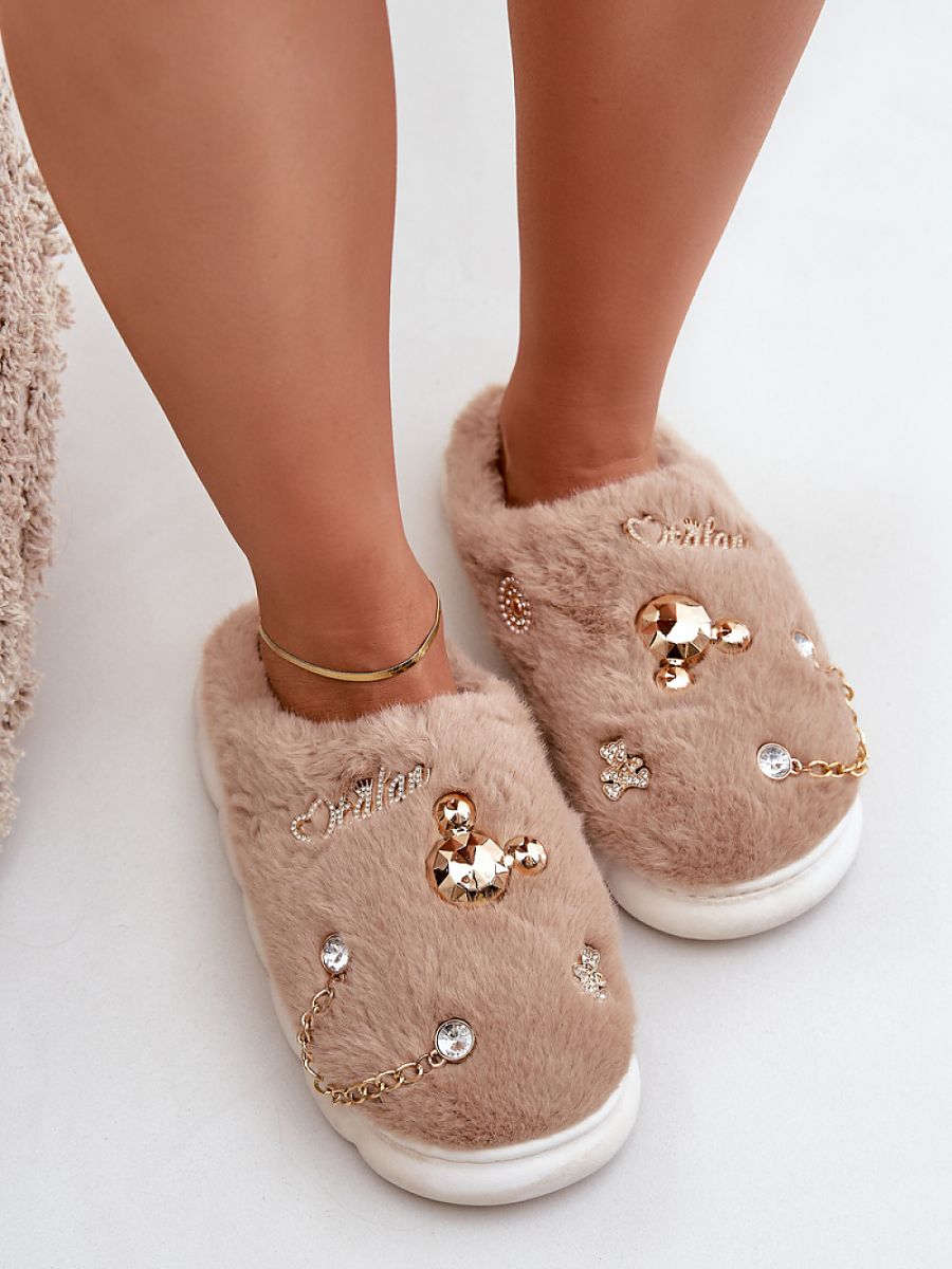  Slippers model 204955 Step in style 
